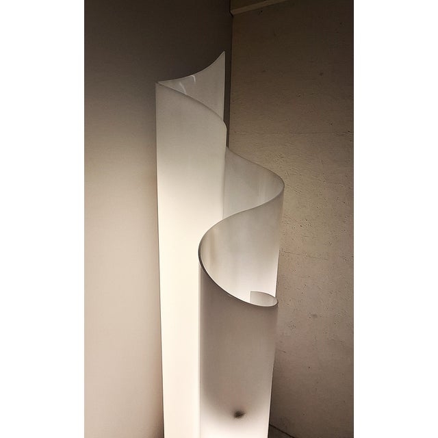 White Chimera Floor Lamp by Vico Magistretti for Artemide, 1960s For Sale - Image 8 of 11