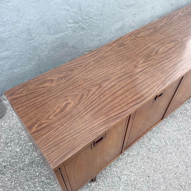 Mid 20th Century Mid Century Modern Walnuts Laminate Top Credenza by Stanley Furniture For Sale - Image 5 of 12