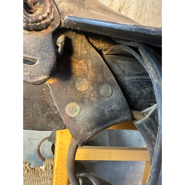 Brown Vintage Western Horse Saddle Leather Tooled Floral Design 14" Seat "Blain" Marked For Sale - Image 8 of 13