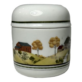 1978 Americana Folk Art Estee Lauder Porcelain Ceramic Box With Lid For Sale