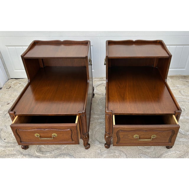 Heritage Henredon Walnut Tables French Louis XV 2 Tier Step Side End Pair 60s For Sale - Image 11 of 15