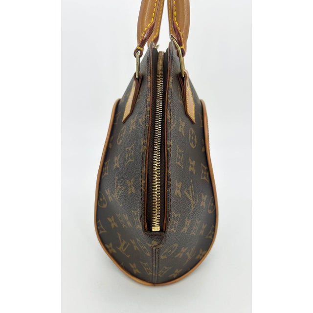 Louis Vuitton Mid 20th Century Louis Vuitton Monogram Canvas Ellipse MM For Sale - Image 4 of 9