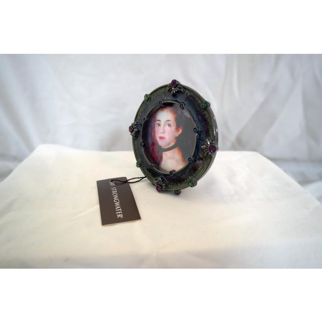 Art Deco Small Enamel & Crystal Jay Strongwater Round Frame For Sale - Image 3 of 8