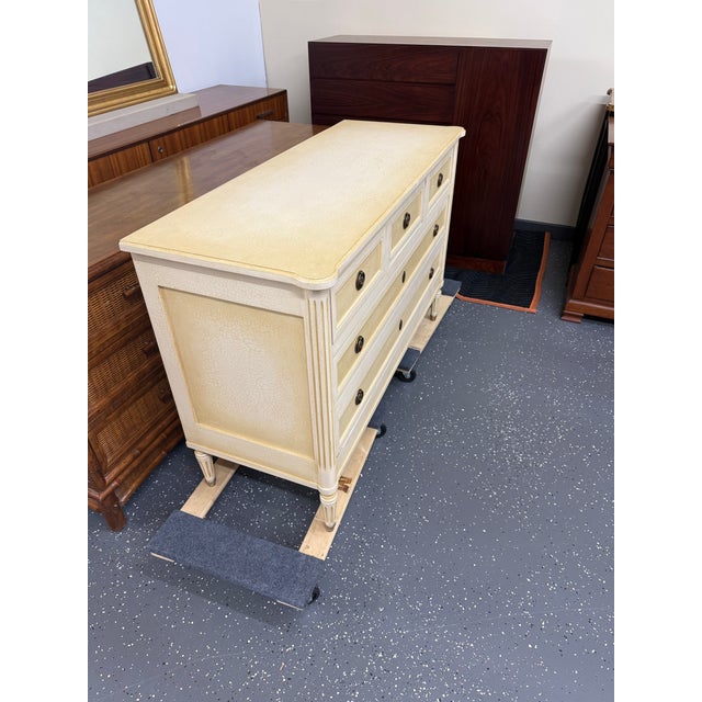 French Early 20th Century French Louis XVI Creme Peinte Commode For Sale - Image 3 of 12