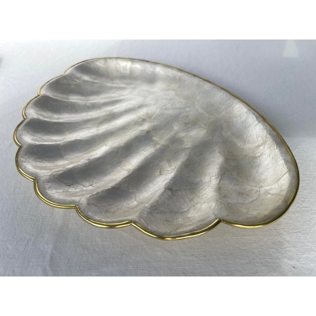 Mid 20th Century Mid 20th Century Natural Capiz Shell Appetizer Serving Tray Bowls - Set of 3 For Sale - Image 5 of 12