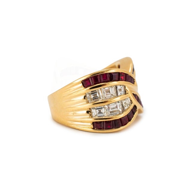 Modern Vintage 18k Yellow Gold 2.63ctw Invisible Ruby Baguette Diamond Crossover Band, Size 6 For Sale - Image 3 of 8