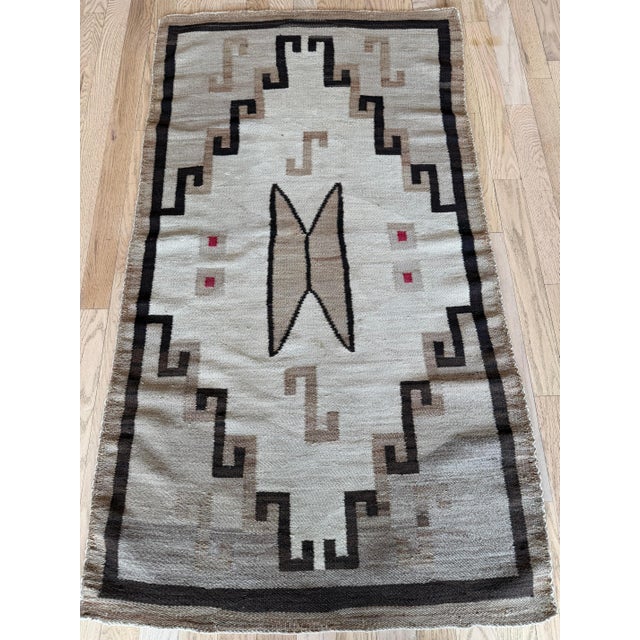 Early 20th Century Antique Navajo Rug Circa 1910 Southwestern Handwoven Navajo Blanket 3'3" x 6'10" For Sale - Image 5 of 17