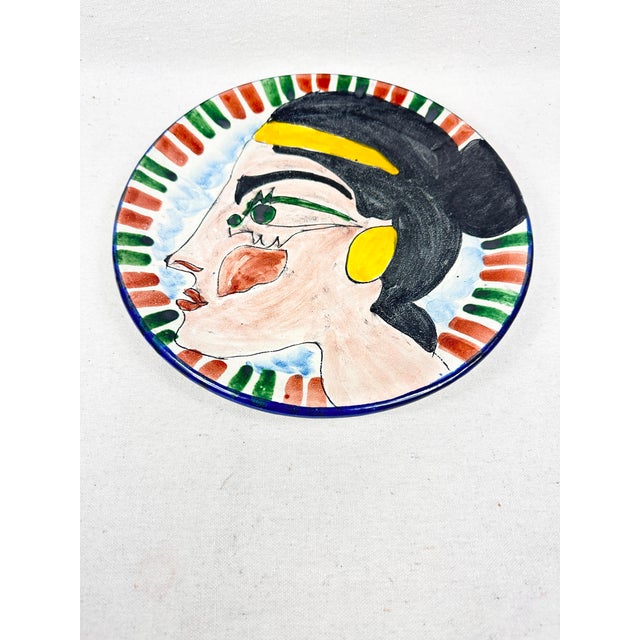 Pablo Picasso Mid-Century Style Postmodern Cubist Face Terracotta Glazed Decorative Plate For Sale - Image 4 of 8