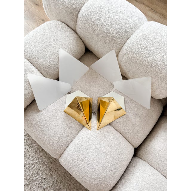 Few lighting manufacturers can claim a legacy as rich as J.T. Kalmár of Vienna — a house that dressed the walls of...