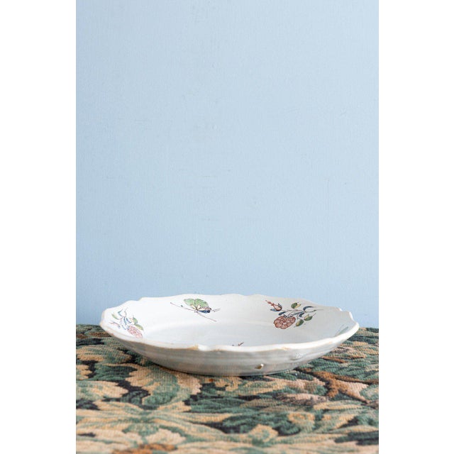 Red Floral Faience Plates from La Rochelle, 18th Century, Set of 2 For Sale - Image 7 of 8