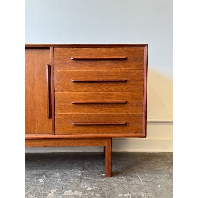 1970's Danish Modern Teak Credenza For Sale In Los Angeles - Image 6 of 17