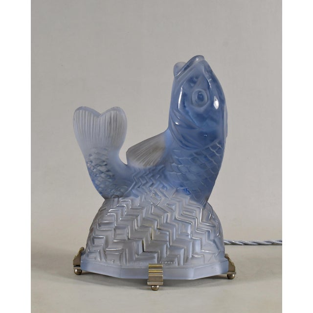 Daum 1930s Pierre d'Avesn Lorrain Daum & Ranc French Art Deco Carp Table Lamp For Sale - Image 4 of 14