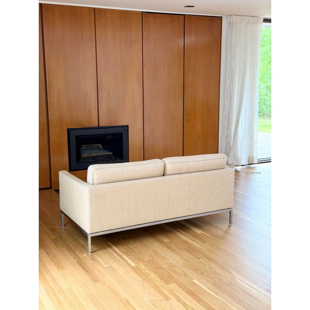 1970s Vintage Florence Knoll Relaxed Two-Seater Sofa Neutral Ivory For Sale - Image 5 of 10