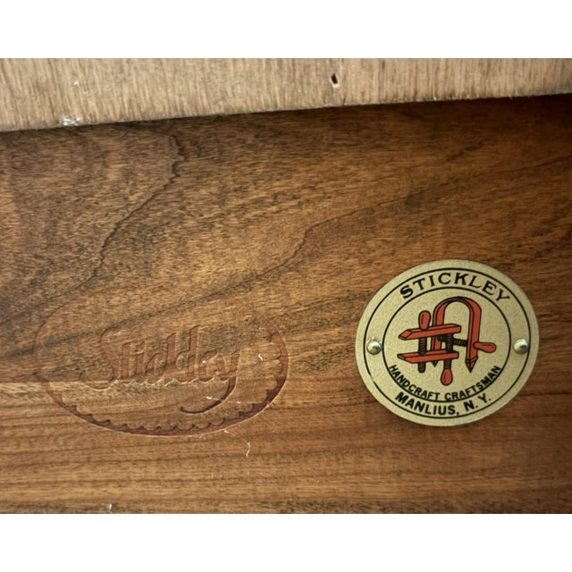 2000 - 2009 Stickley Mission Collection Harvey Ellis Inlaid Oak Bookcase For Sale - Image 5 of 6