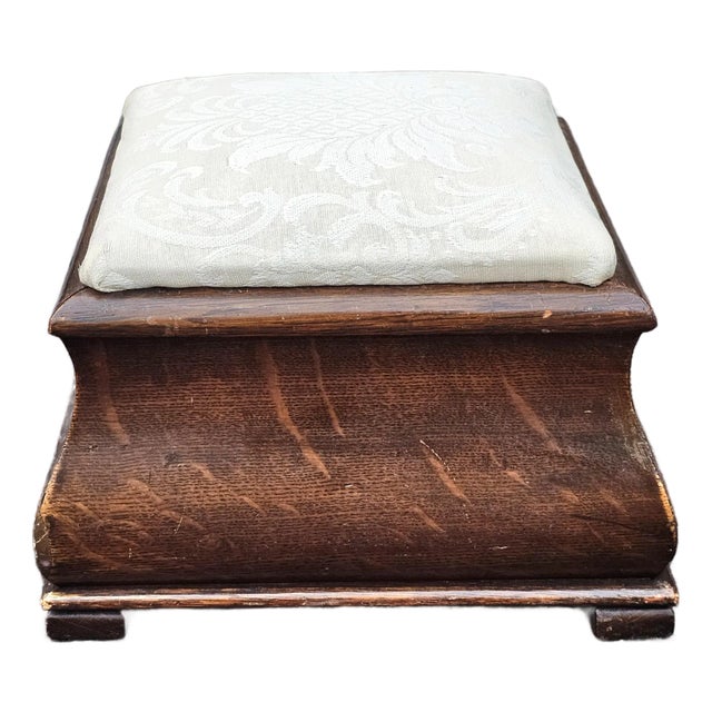 Early 20th Century Mid-Century Quartersawn Oak and Upholstered Storage Footstool For Sale