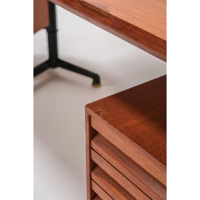 Wood T95 Executive Desk by Osvaldo Borsani for Tecno, Italy, 1956 For Sale - Image 7 of 15