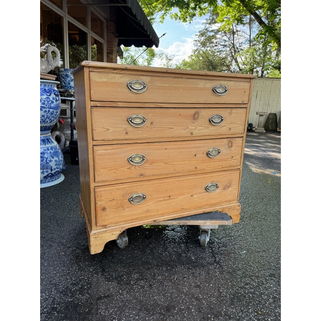 19th Century English Pine Chest For Sale In Nashville - Image 6 of 14
