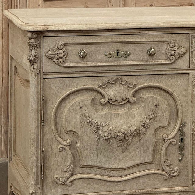 19th Century French Louis XV Low Buffet ~ Credenza in Stripped Oak For Sale - Image 10 of 18
