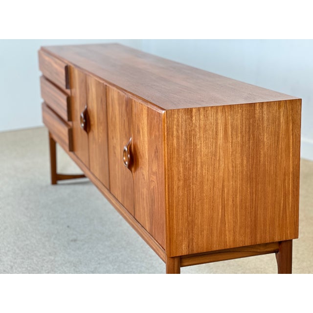 Mid-Century Modern Vintage Teak Sideboard from McIntosh, 1960 For Sale - Image 3 of 16