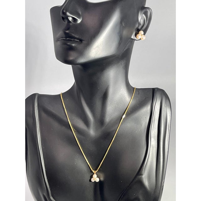 White Tripod Pearl Stud Earring With Tiny Diamond in 14 Karat Yellow Gold For Sale - Image 8 of 8
