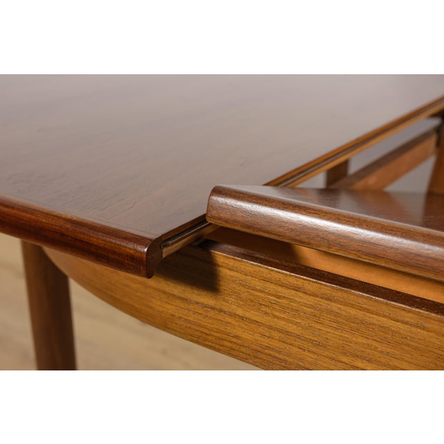 Brown Mid-Century Modern Oval Dining Table in Teak from G-Plan, United Kngdom, 1960s For Sale - Image 8 of 18