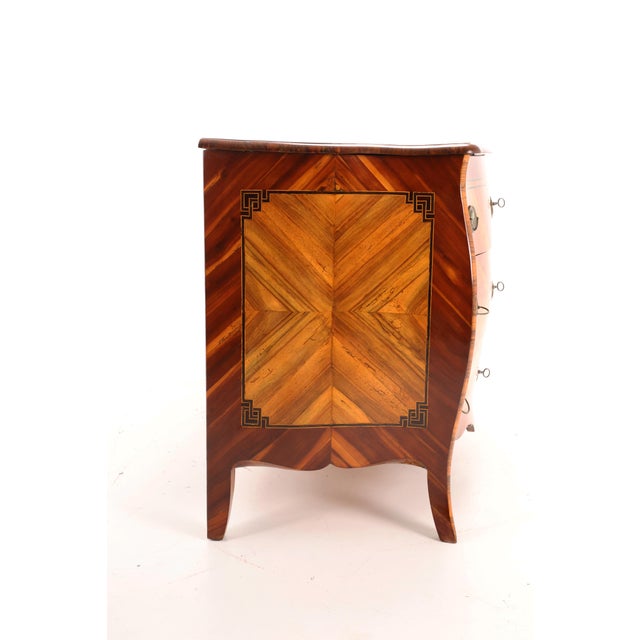 Brown Louis XVI Commode in Walnut, 1780 For Sale - Image 8 of 14