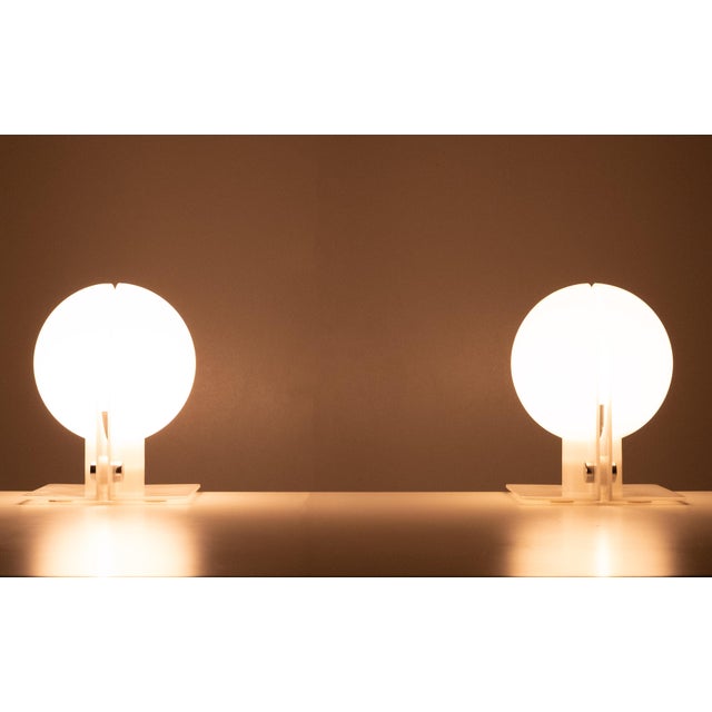 Plastic Space Ace Acrylic Table Lamps from Guzzini, 1970s, Set of 2 For Sale - Image 7 of 8