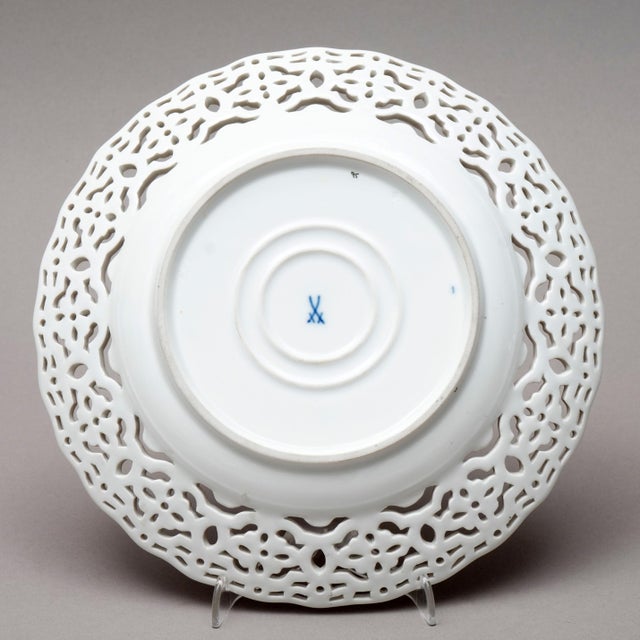 Pierced Plate with Hand-Painted Vine Leaf Decor from Meissen, 1980s For Sale - Image 3 of 4