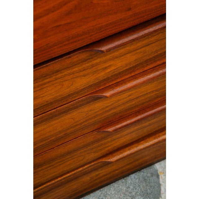 1960s Mid Century Modern Secretary Desk Chest Barzilay Walnut Wood 4 Drawer Vintage For Sale - Image 9 of 12