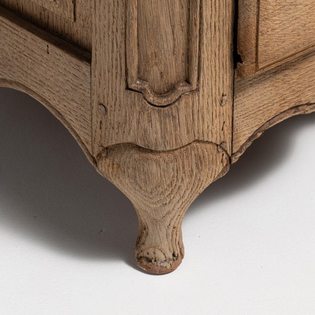 Early 19th Century France Louis XV Brown Wood Chests of Drawers For Sale - Image 4 of 10