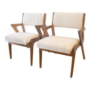 Mid Century Modern Pair of Poul Jensen Style Z Chairs