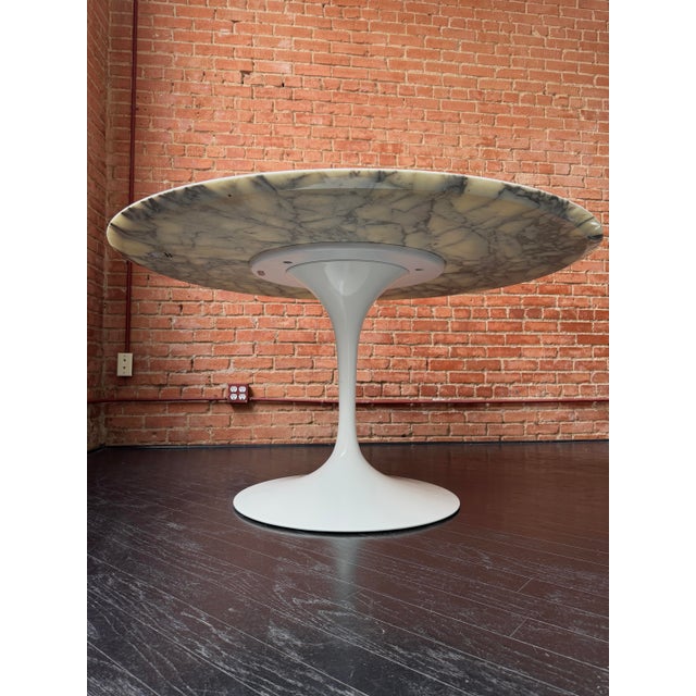 54" Saarinen Arabascato Marble Tulip Dining Table for Knoll For Sale - Image 9 of 14