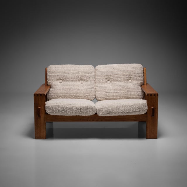 Designed in the 1960s by Finnish designer Esko Pajamies for the renowned furniture manufacturer Asko, it perfectly...