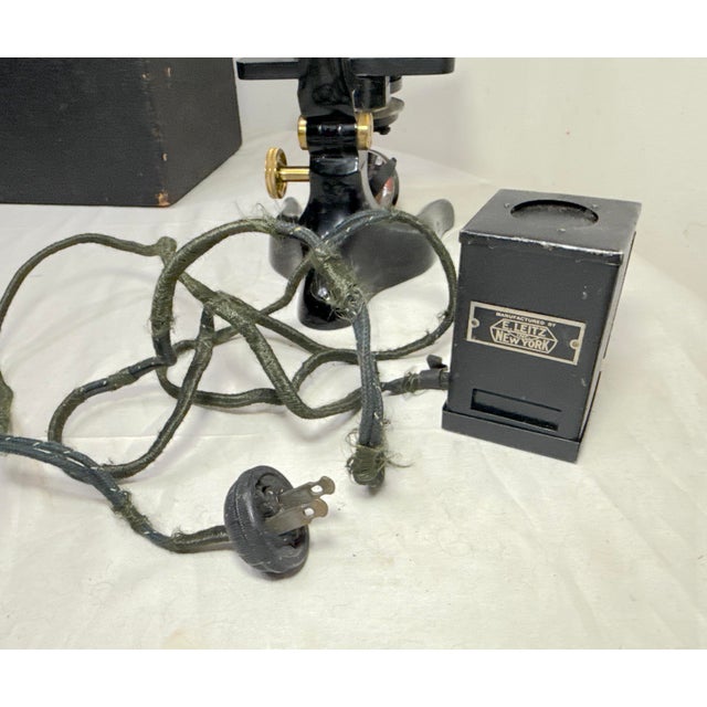 Near Mint Antique Ernst Leitz Wetzlar German Brass Microscope 253647 in Box For Sale - Image 18 of 18