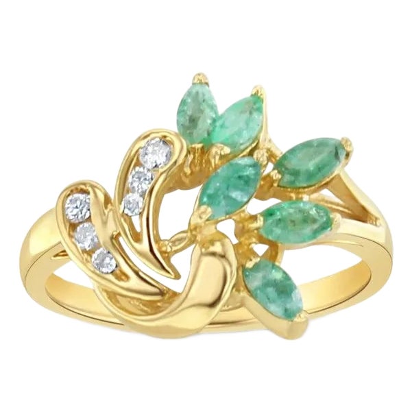 Emerald & Diamond Cluster Style Ring 1.00cttw 14k Yellow Gold, Size 9 For Sale