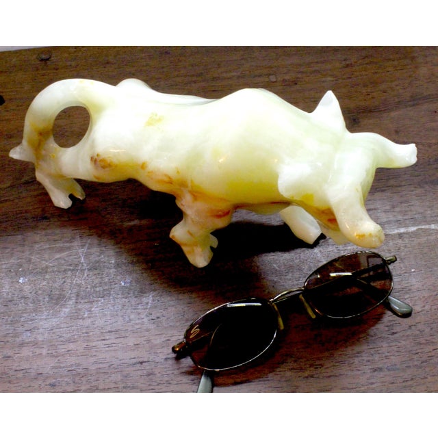 White Carved Charging Bull: Mid-Century Brutalist Onyx Sculpture Mexico - 9" For Sale - Image 8 of 17