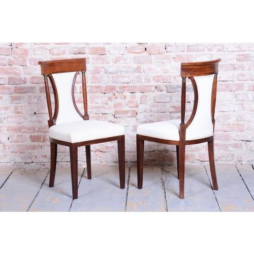 This rare and aesthetically refined pair of chairs in the spirit of French Art Deco dates from the 1920s in France. The...