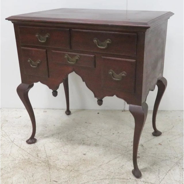 Robert T Hogg Chester County Pa Walnut Queen Anne Lowboy Dresser For Sale - Image 9 of 9