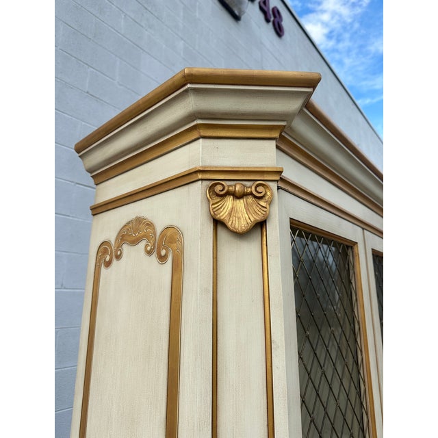 French Country Vintage John Widdicomb Country FrenchChina Vitrine For Sale - Image 3 of 12