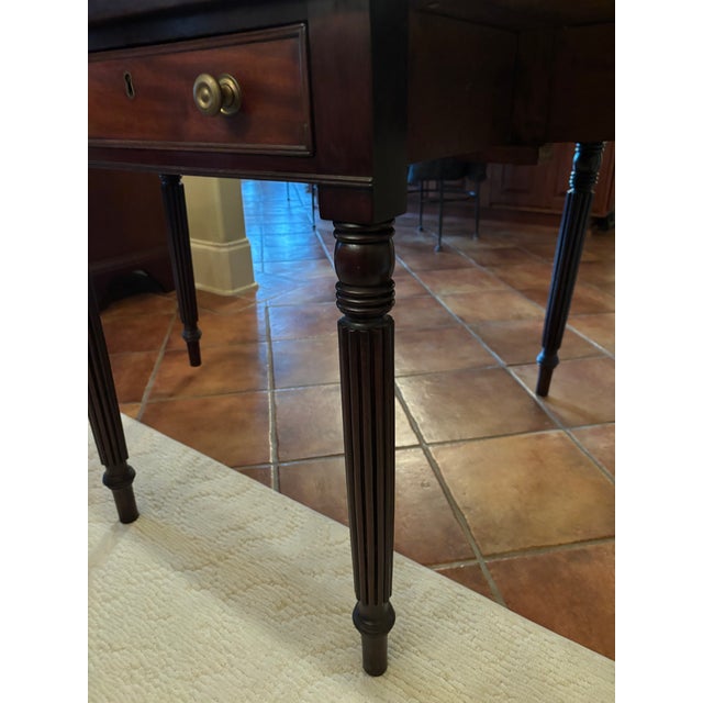18th Century Georgian Mahogany Pembroke Drop-Leaf Table For Sale - Image 11 of 11