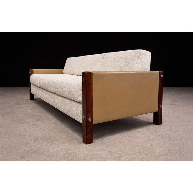 Sofa "Millor" in Rosewood, Fabric & Leather, Sergio Rodrigues, 1960s For Sale - Image 12 of 13