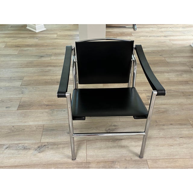 Designed in 1928 by Le Corbusier, Pierre Jeanneret, and Charlotte Perriand. The chair is part of the "Cassina I Maestri"...