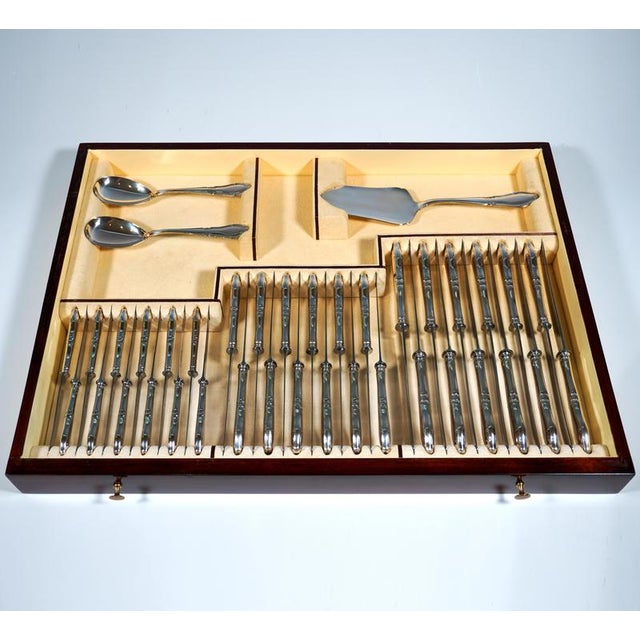 Art Deco Silver Cutlery Set for 12 in Showcase attributed to Bruckmann &Sons Germany, 1920s, Set of 164 For Sale - Image 6 of 13