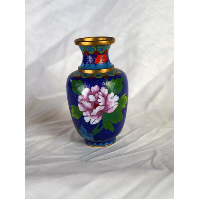 Mid-Century Chinese Blue Floral Bird Cloisonne Vase For Sale - Image 4 of 12