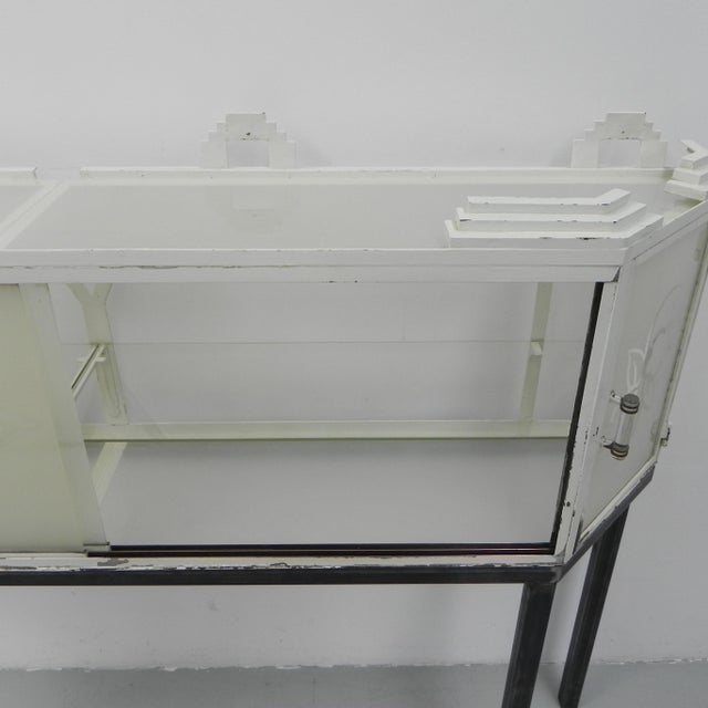 1920s Art Deco Display Cabinet on Legs, 1920s For Sale - Image 5 of 18