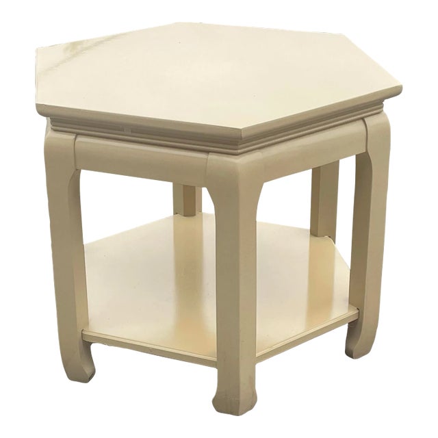 1980s Vintage Asian Inspired Lacquered Side Table For Sale