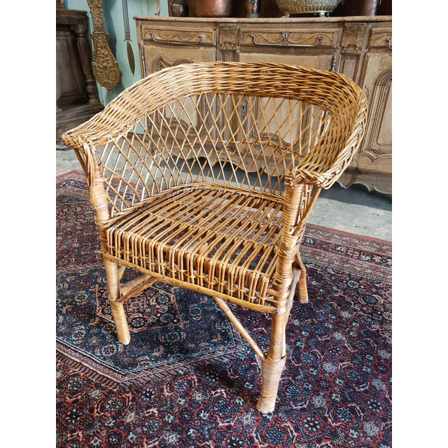 Brown 1960s Mid-Century Rattan Barrel Back Lounge Chairs & Wicker Coffee Table – Set of 5 For Sale - Image 8 of 13