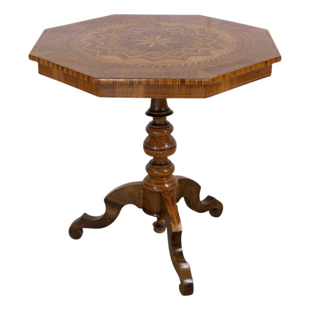 Italian 19th Century Inlaid Walnut Sorrento Table For Sale