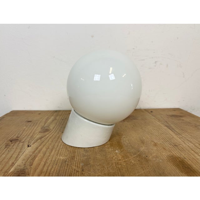 Vintage White Porcelain Wall Light, 1970s For Sale - Image 4 of 11
