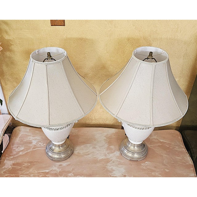 Vintage Pair of Neoclassical Trophy Urn Table Lamps in White Crackle Glaze – Made in Usa For Sale - Image 4 of 18